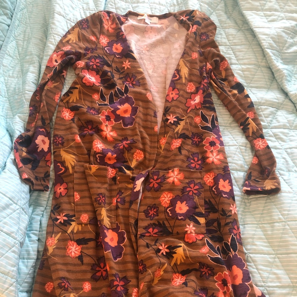 NWOT NEVER WORN LULAROE FLORAL SARAH